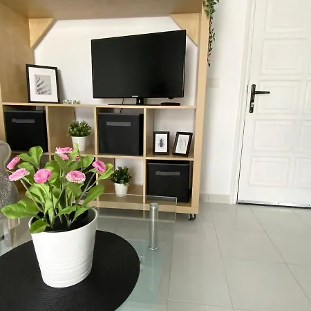 Great Location, In The Heart Of Puerto Del Carmen, Aguazul With Vv Licence *